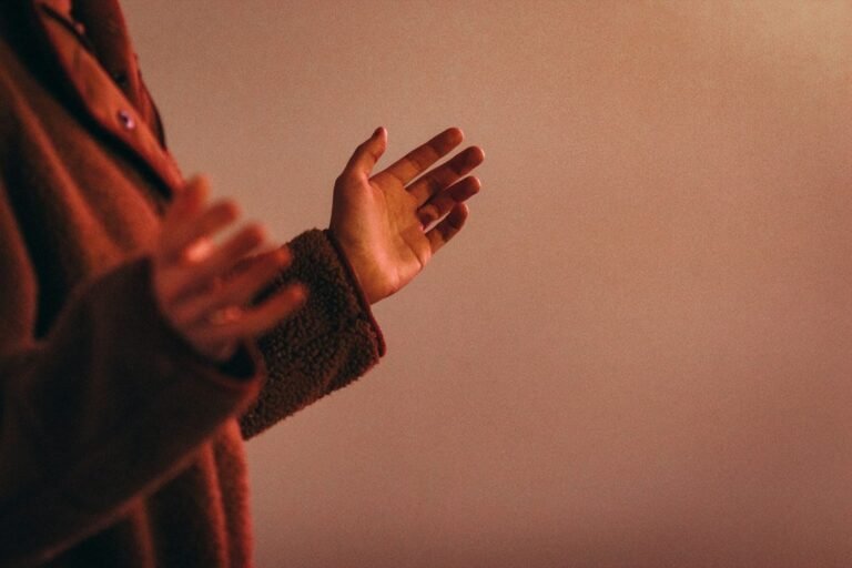 O Poder da Prece: Sintonia com as Esferas Superiores e Renovação Espiritual
